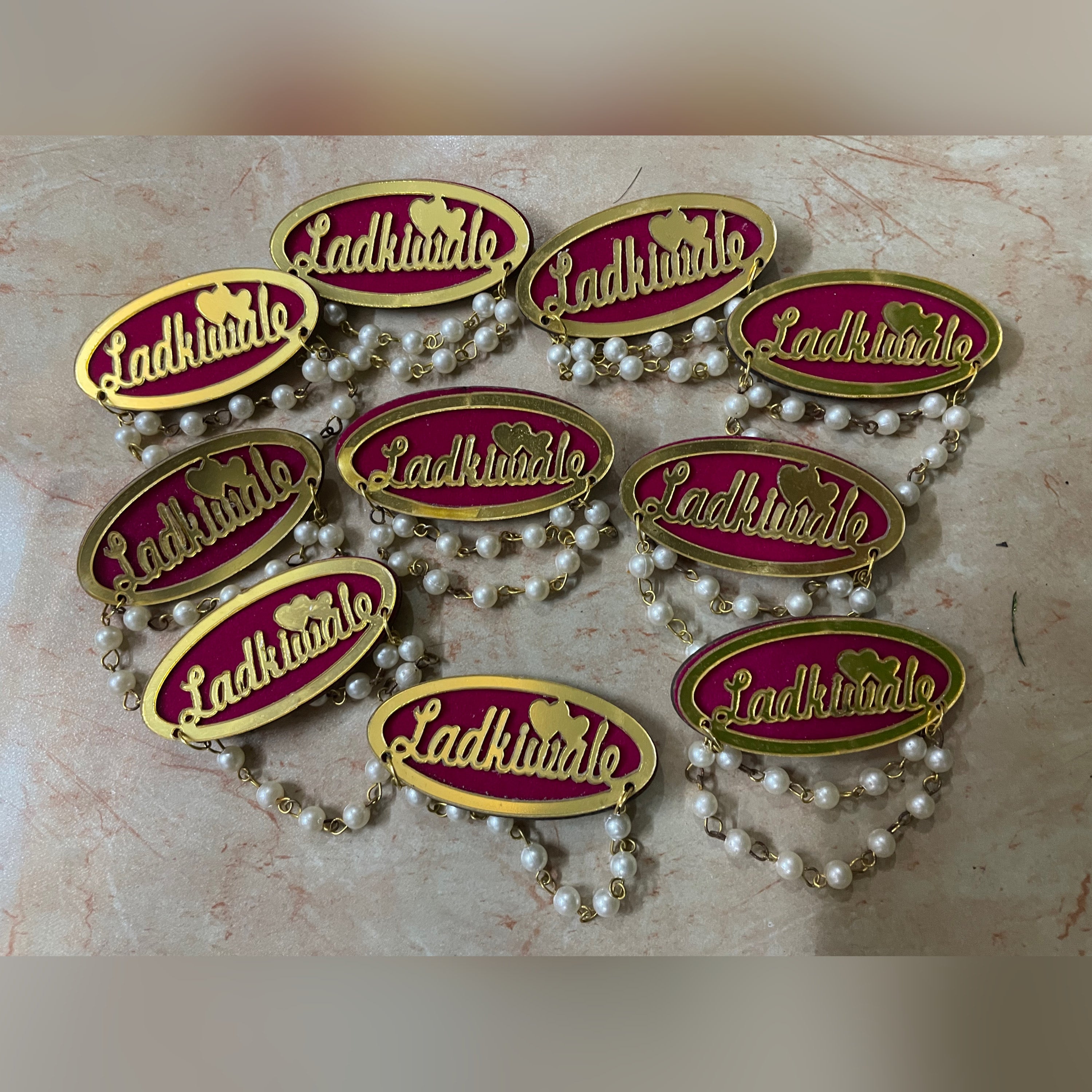 Ladki wale Badges