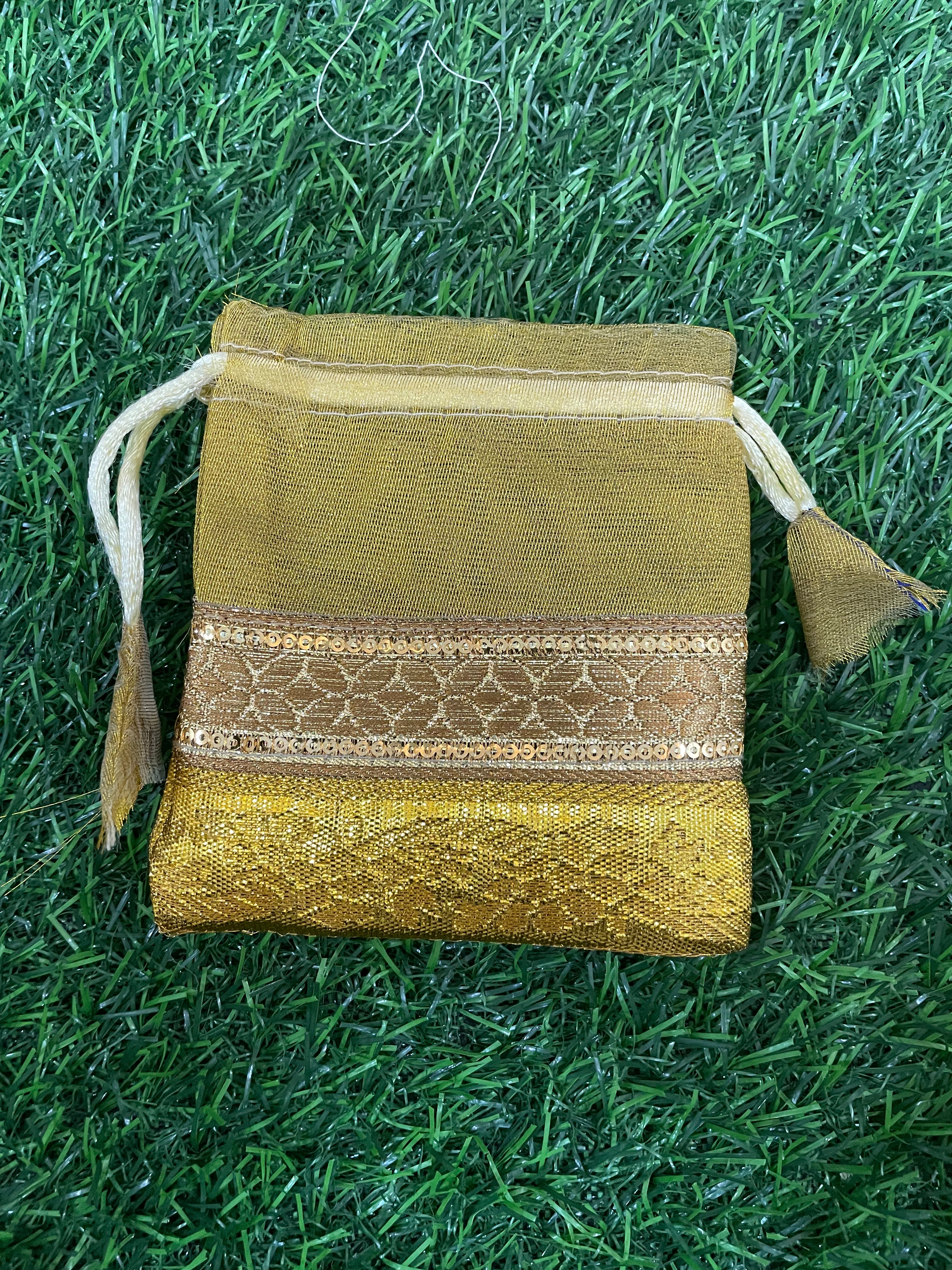 Banarasi Small Potli capacity 100gm