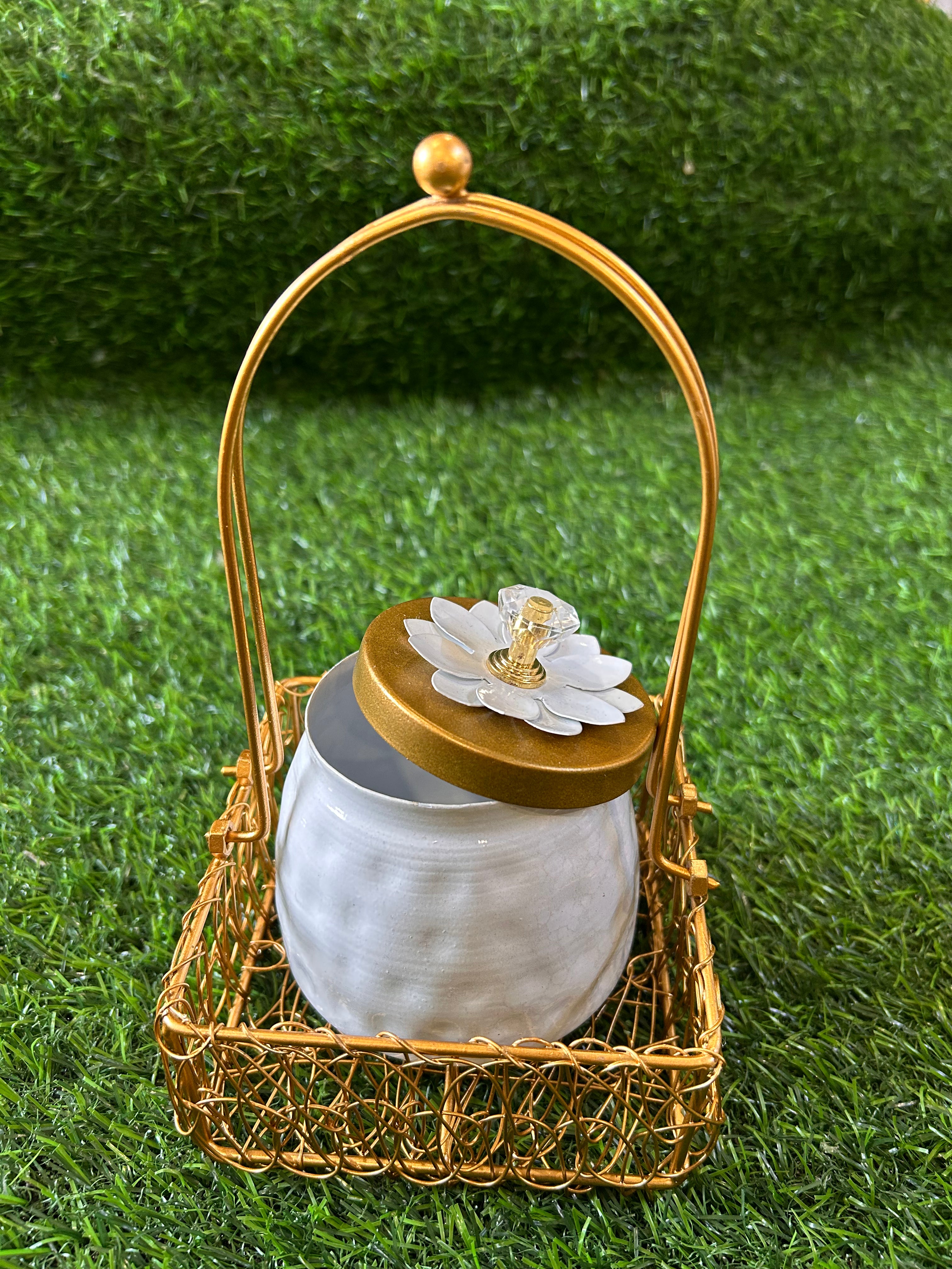 Black / White Jar in Wire Design Basket Combo