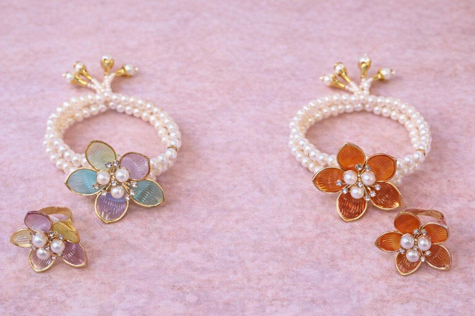 Floral Design Ring and Bracelt with Organza Pouch Combo