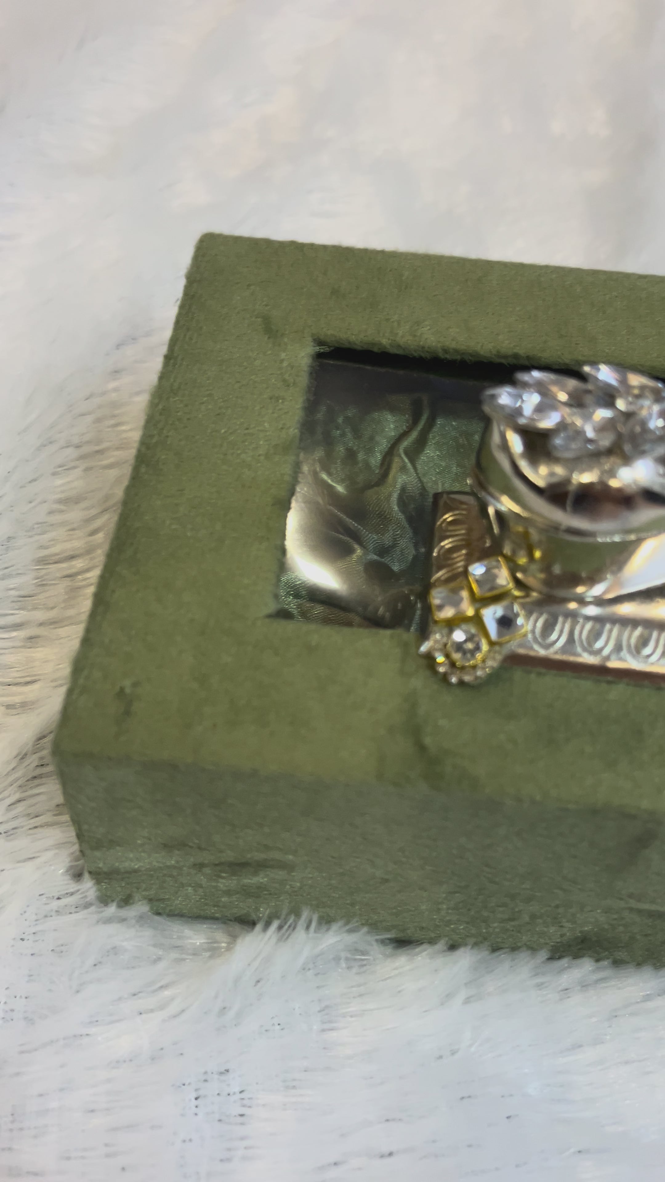 Premium Duck Shaped Tilak Chopra Set with Window Velvet Box